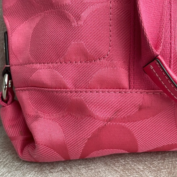 Coach Kyra Signature Daisy Tote Bag - Picture 10 of 15